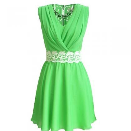 Green V Neck Sleeveless Lace Pleated Chiffon Dress